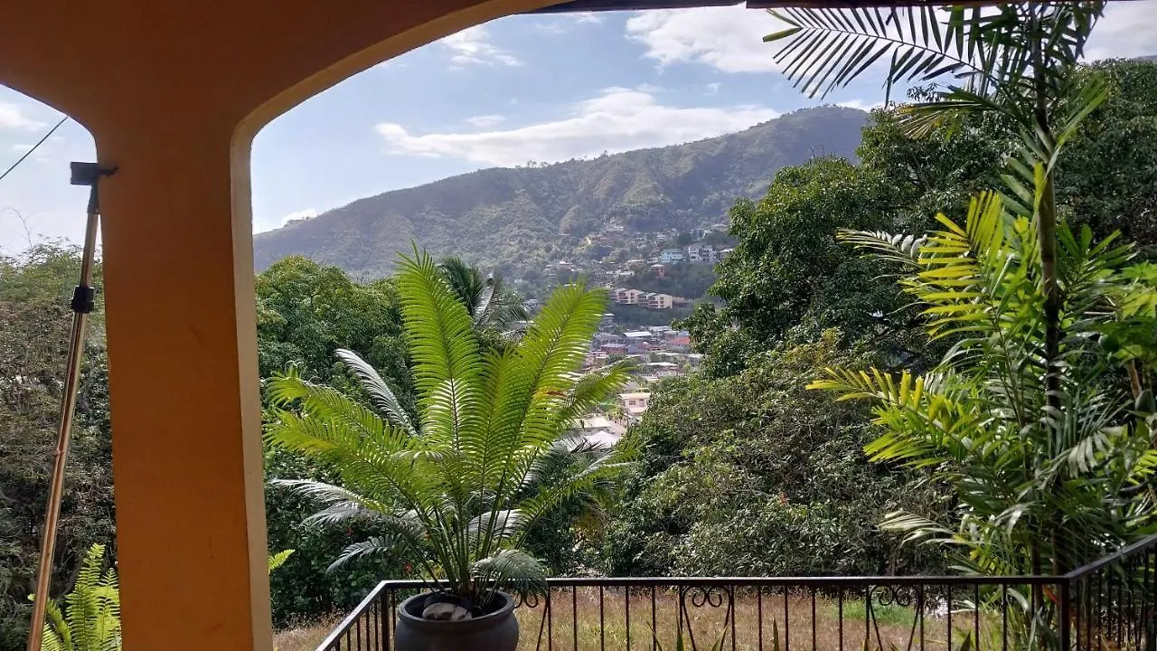 Hilltop Valley ViewFour Roads トリニダードトバゴ